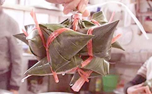 【热门】端午作文三篇