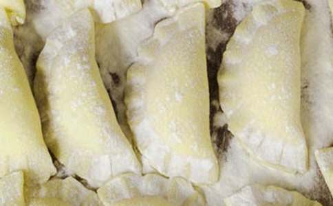 【实用】四年级包饺子作文四篇