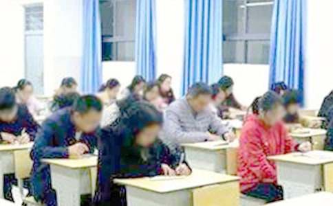 ���ر������Է�˼����400��4ƪ