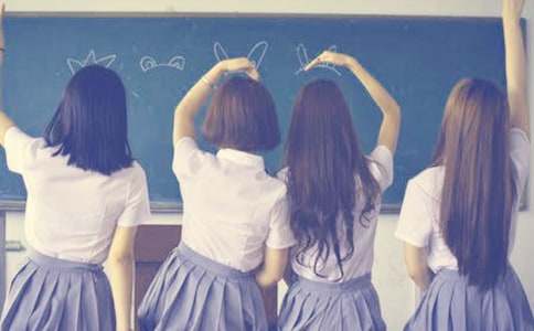 ��ʵ�á���дͬѧ������4ƪ