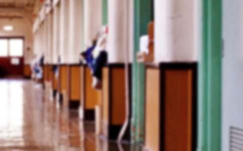 ѧУ��ټ����¼ҳ���һ����